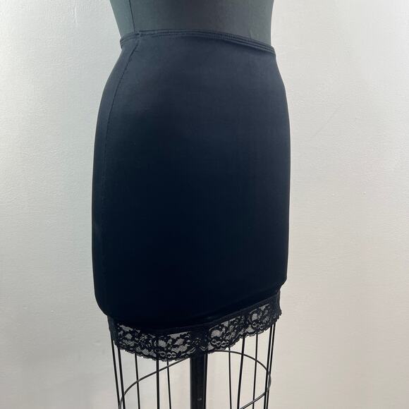 Body Slimmers By Nancy Ganz Black Bodycon Mini Skirt Stretch Contrast Lace Sz M - Picture 2 of 7